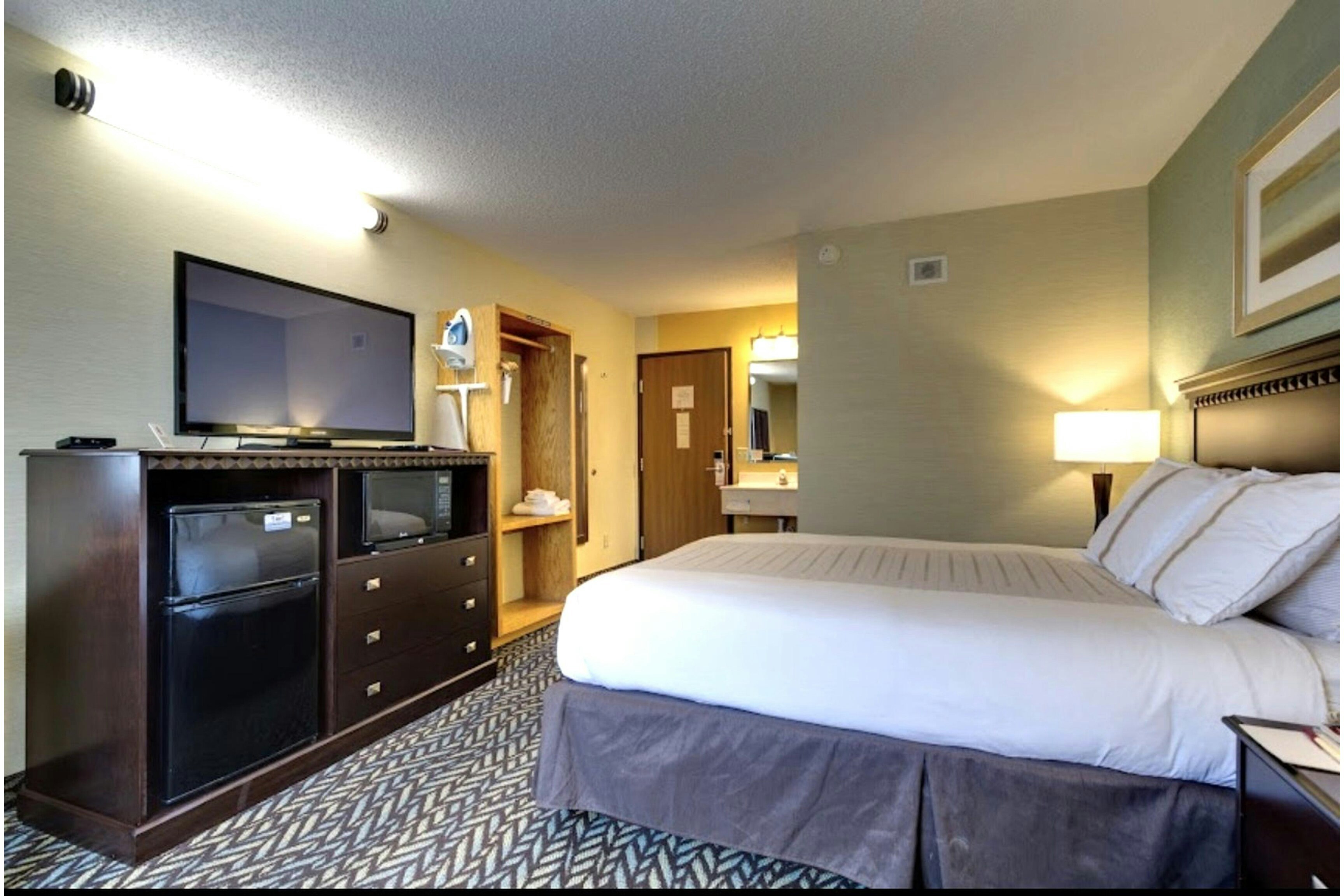 Fireside Inn & Suites 33/88