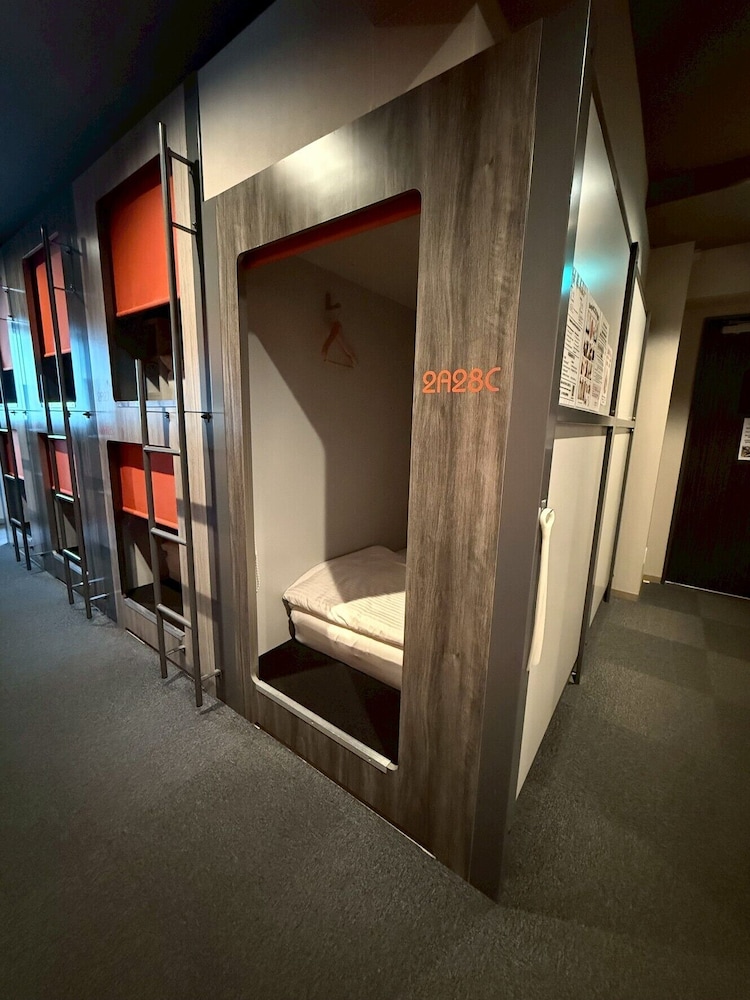 Beagle Tokyo Hostel And Apartments 5/50
