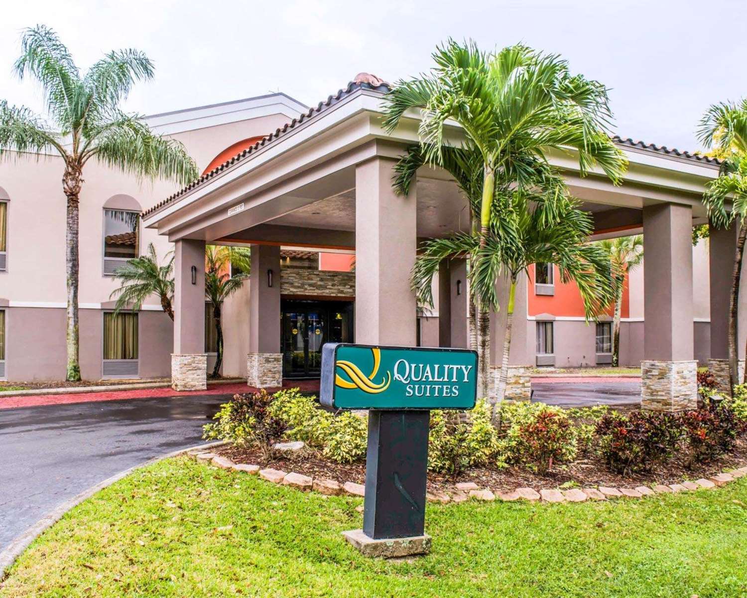 Quality Suites Fort Myers I-75 17/18