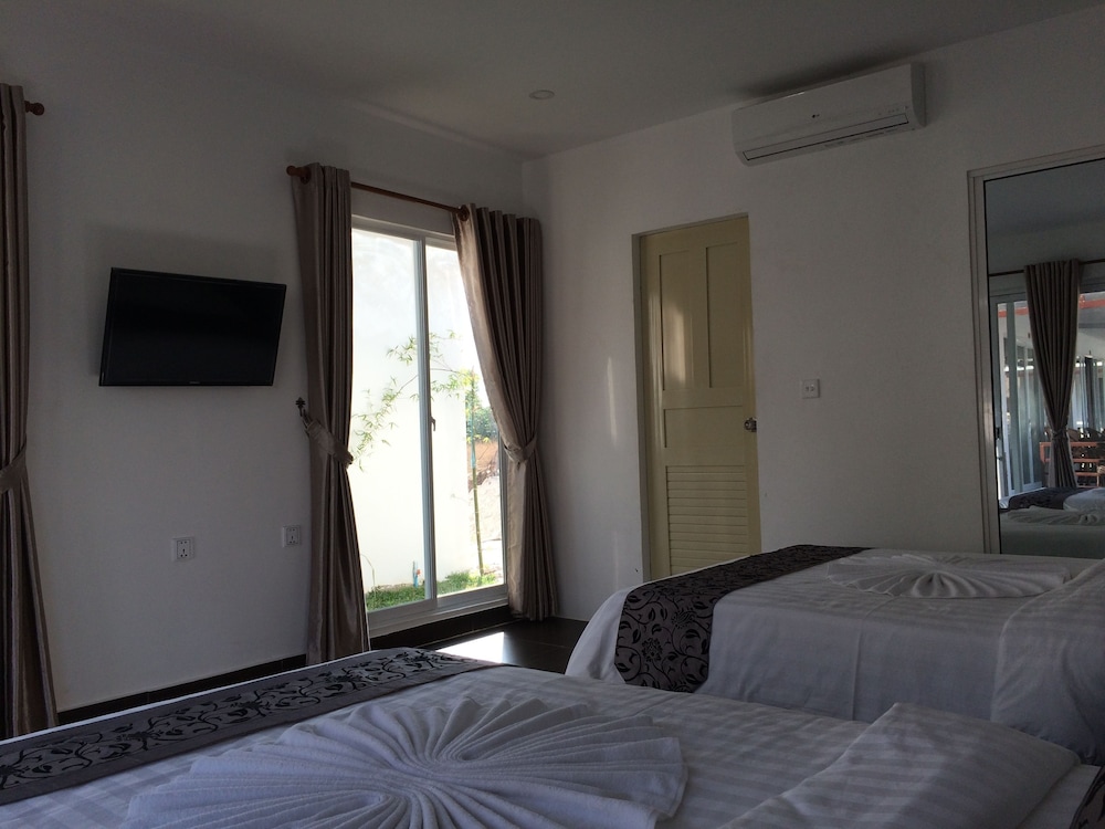 Sea Breeze Resort 16/50