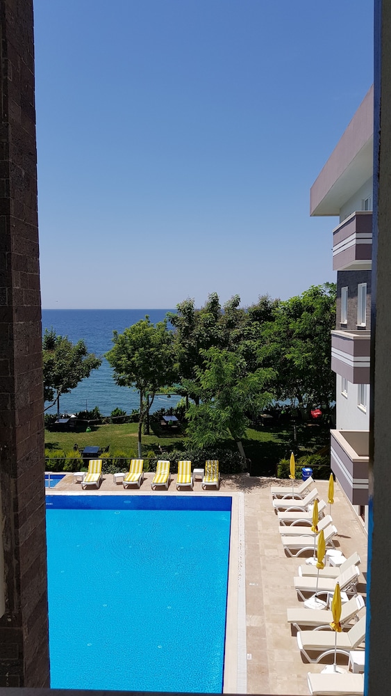 Troas Beach Hotel 41/59