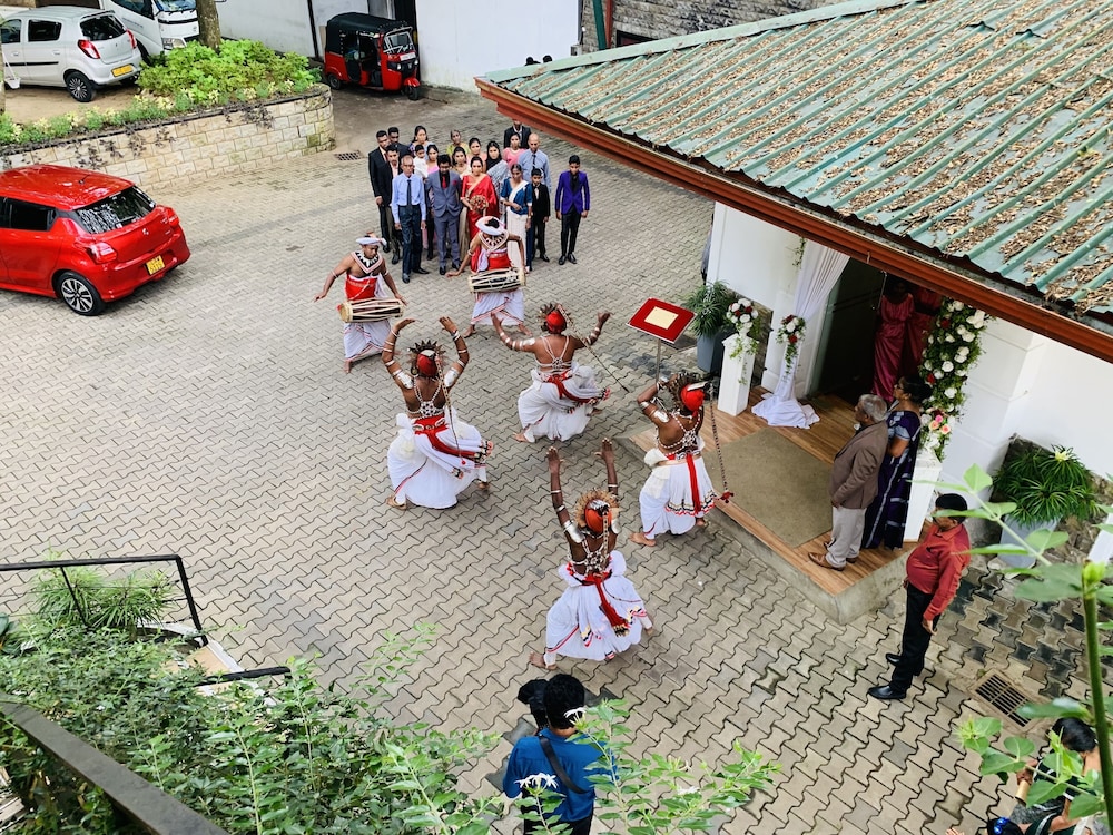 Hotel Gangaaddara 16/21