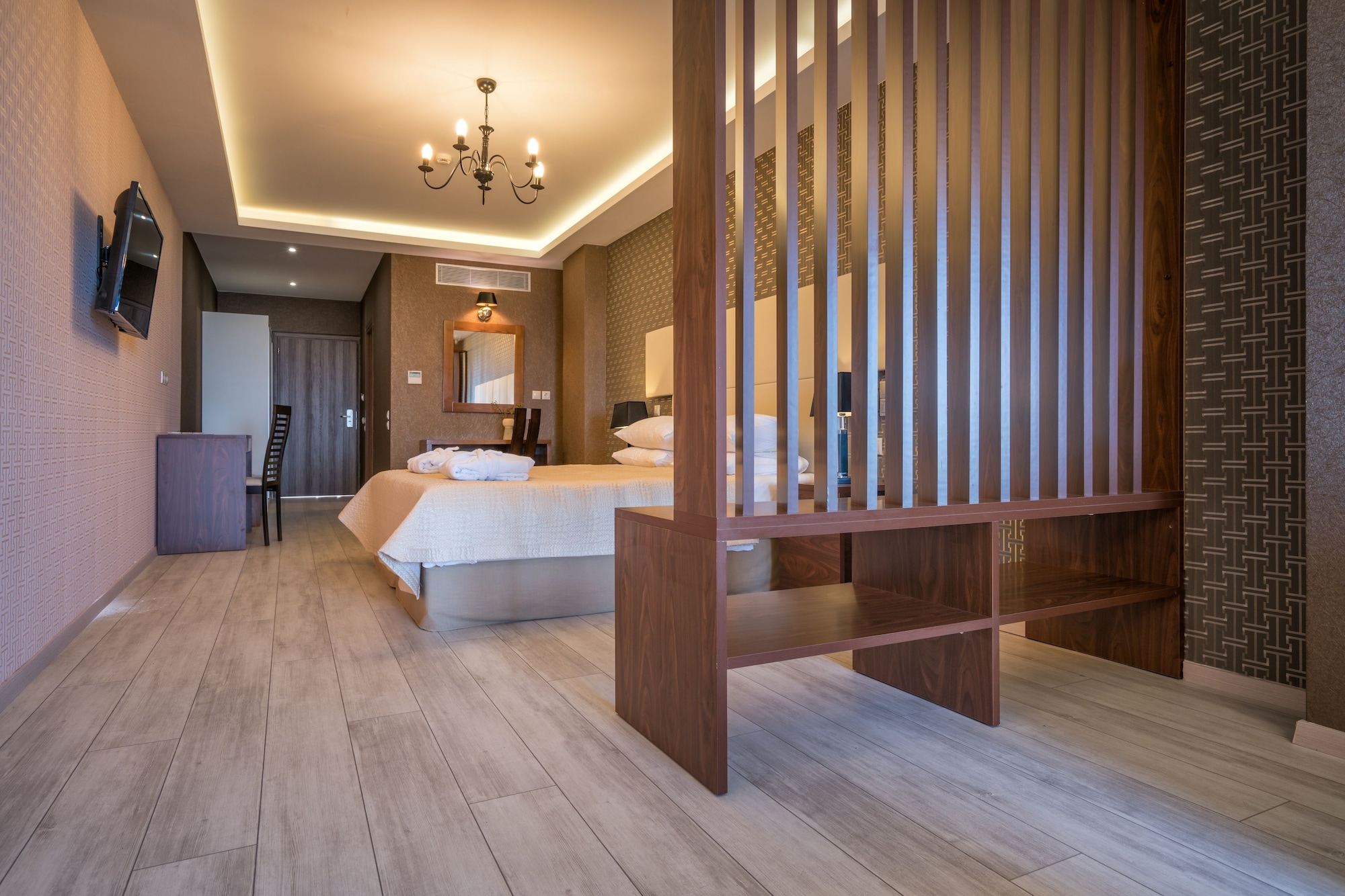 DELUXE, SUITE, PARTIAL SEA VIEW, HOT TUB