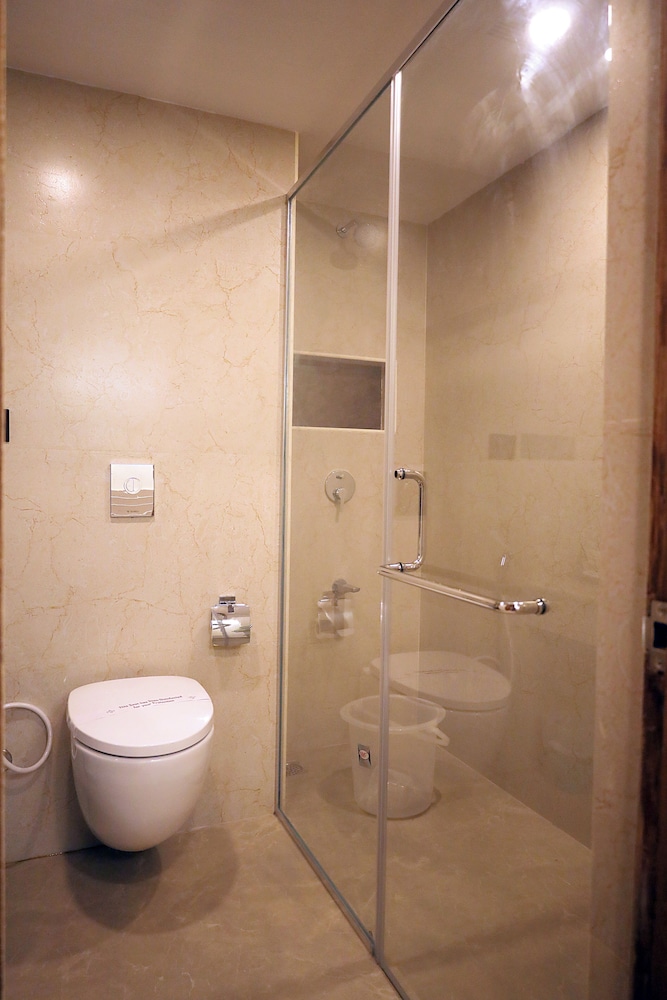 Hotel Surguru 60/60