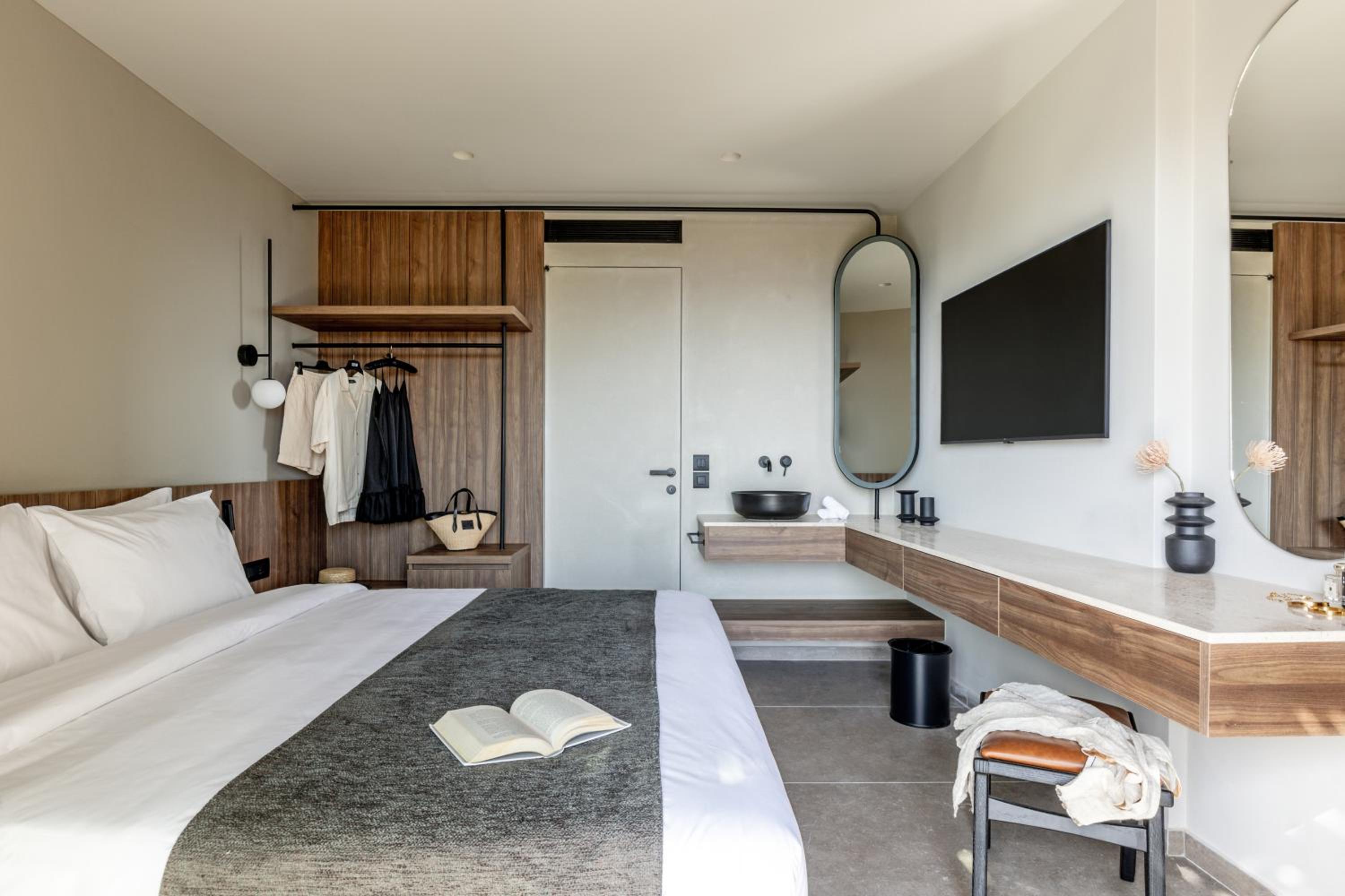 Suite 2 Bedrooms