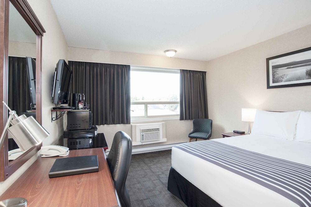 Sandman Hotel Cranbrook 14/47