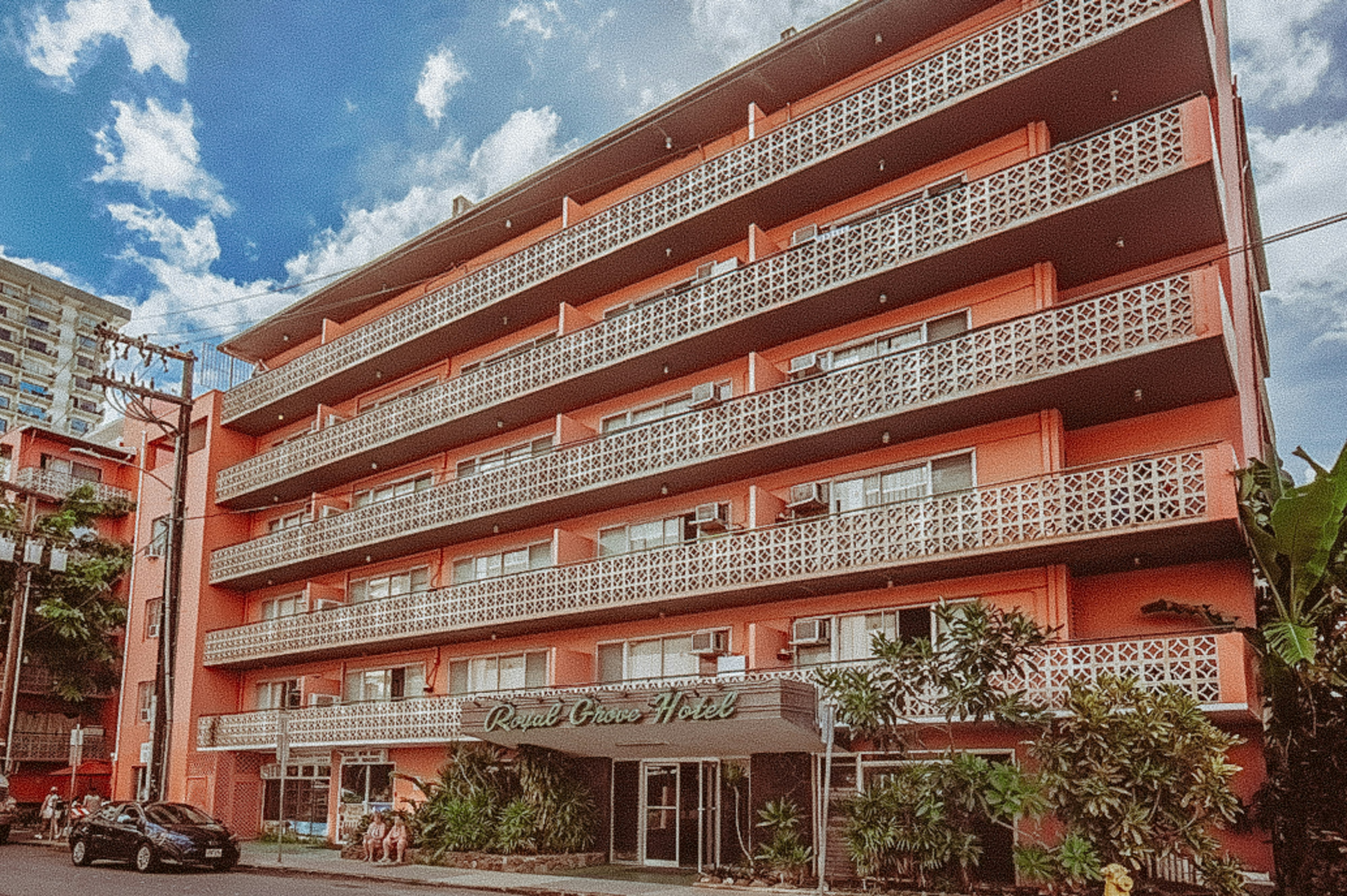 Royal Grove Waikiki 8/52