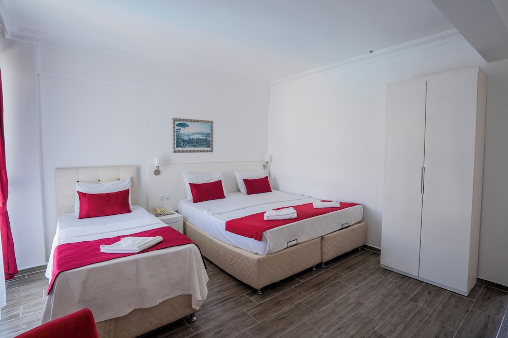 1 Bedroom, Standard, Triple, 1 King and 1 Single Beds