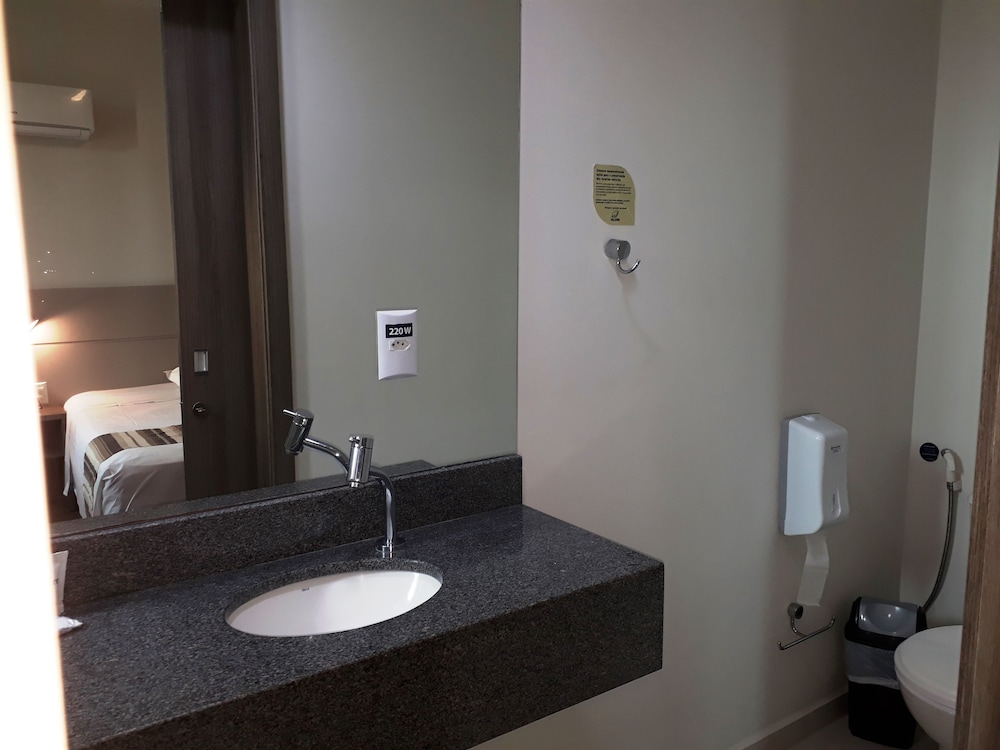 Valerim Itajai Hotel 27/48
