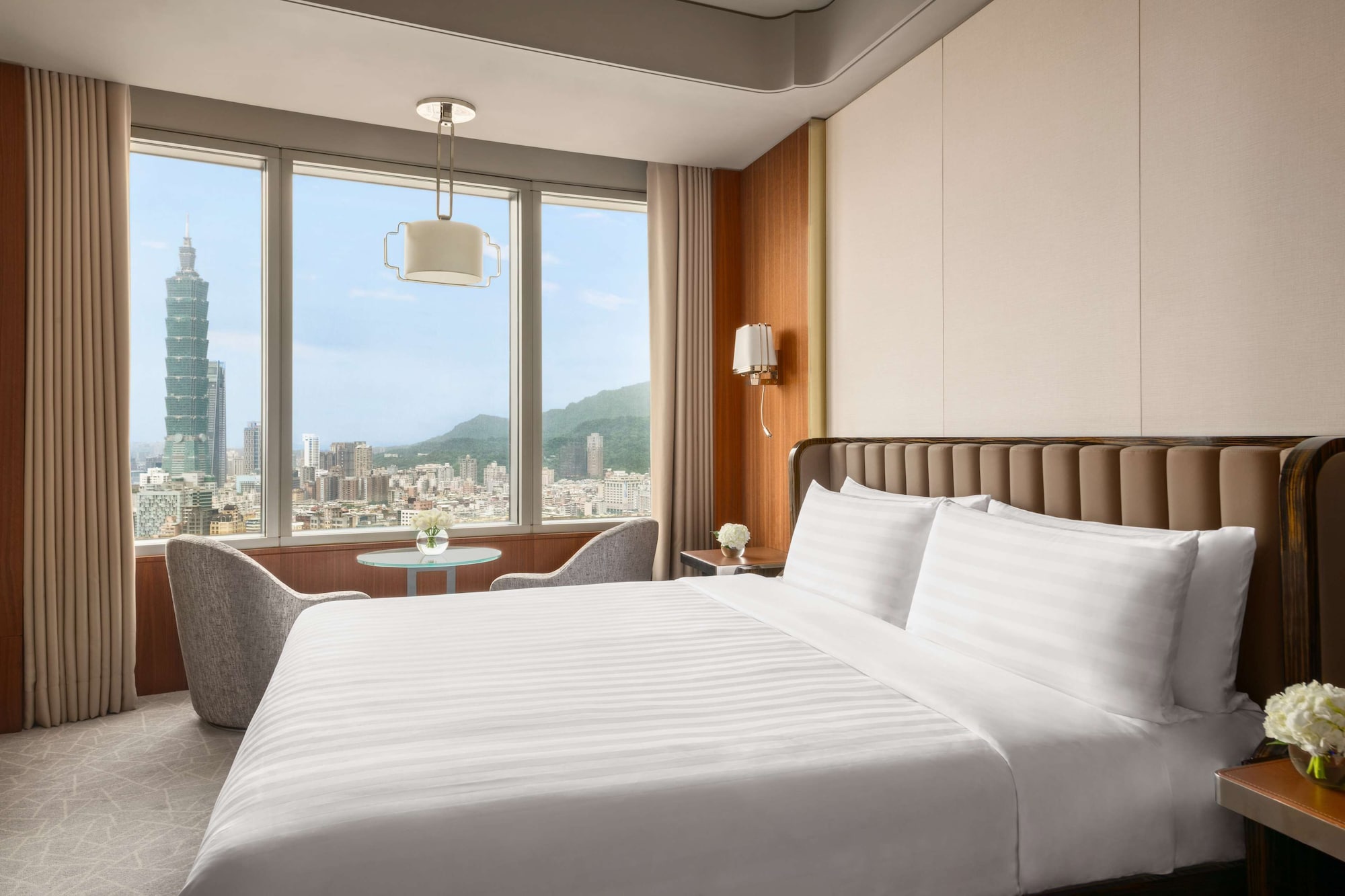 Plaza, Suite, King Bed