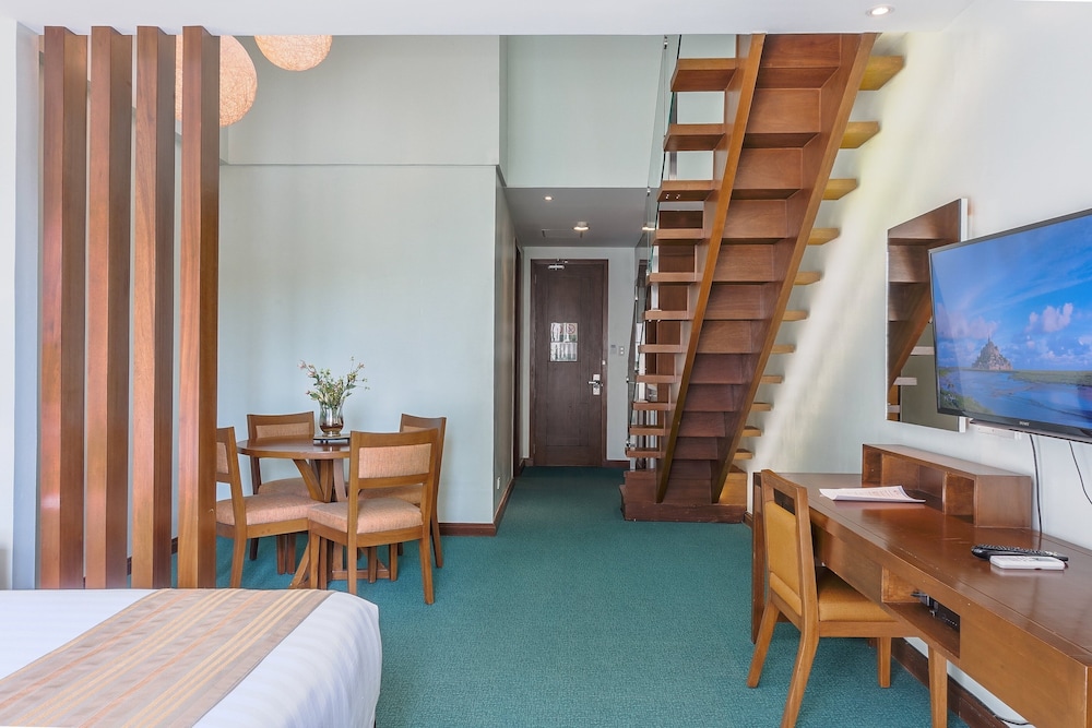 Mansion Garden Hotel 34/73