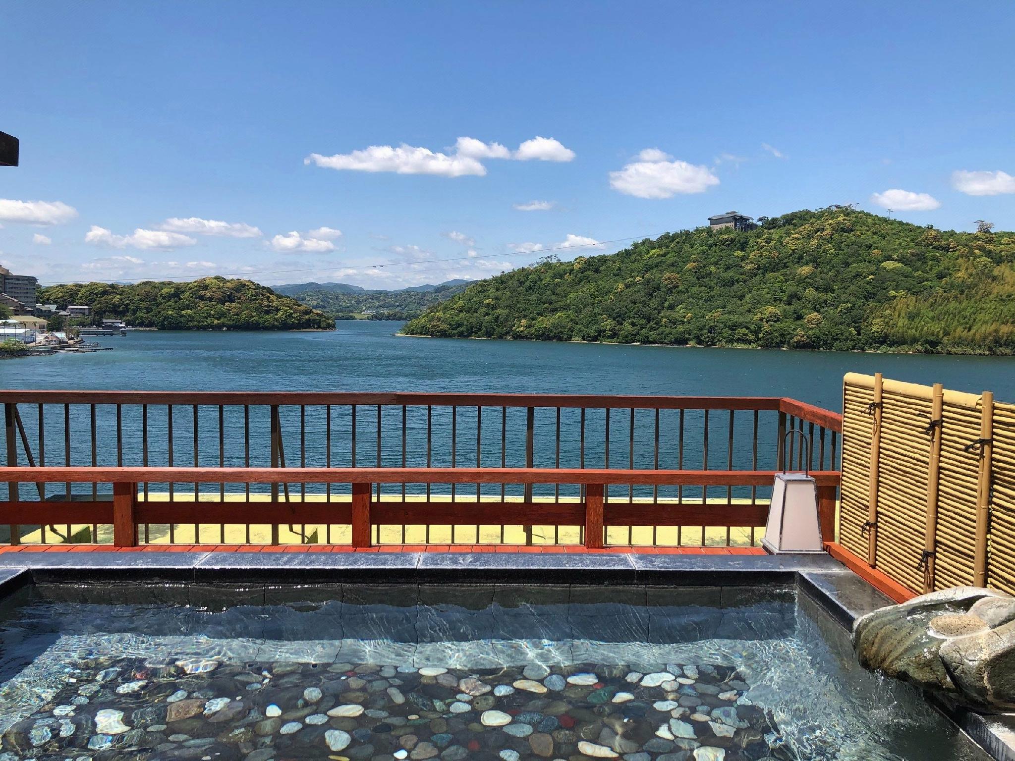 Japanese, Lake View, Tatami, West Wing