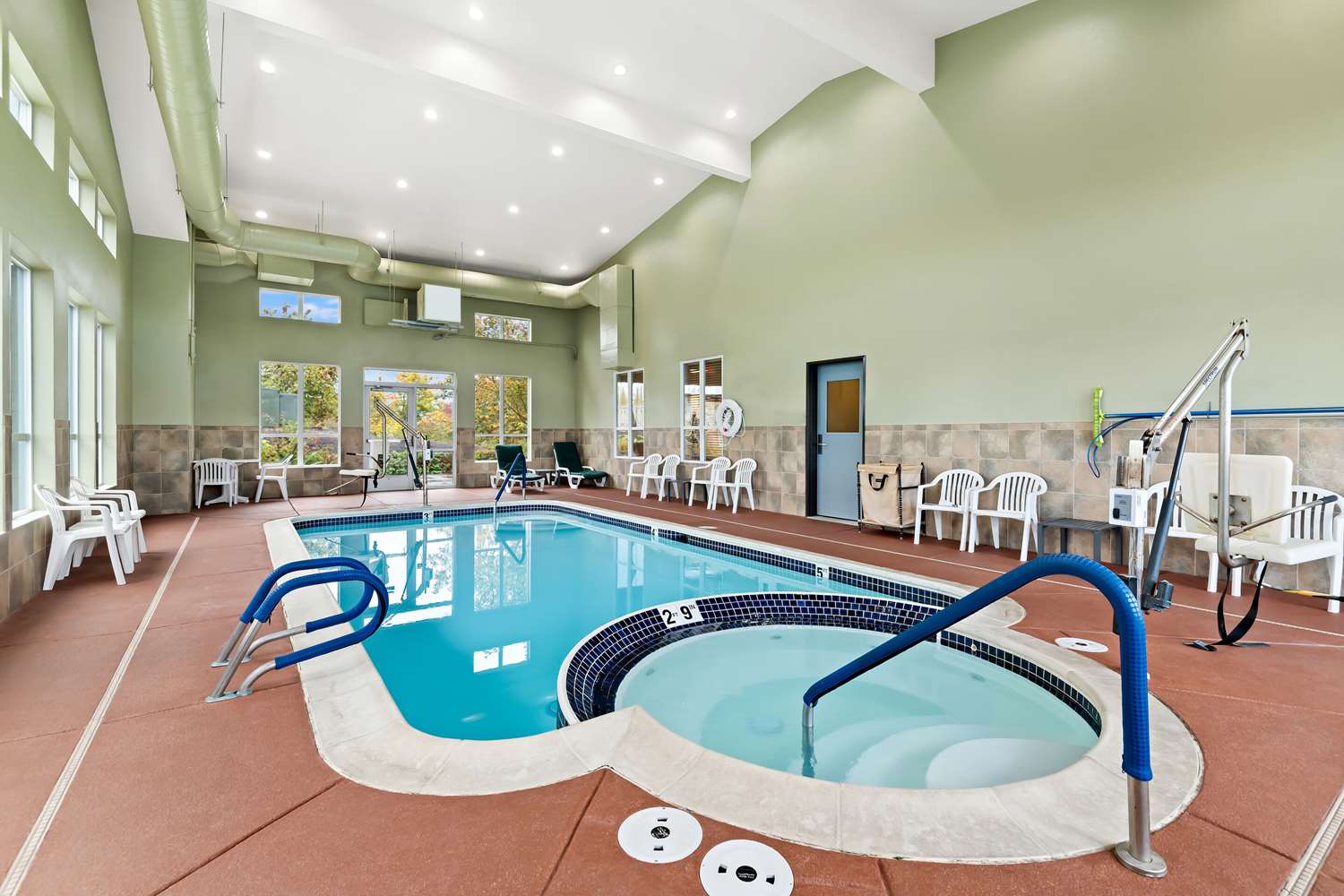 Comfort Inn and Suites Creswell 23/45