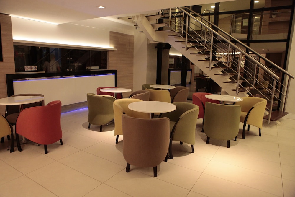 HOLIDAY INN FORTALEZA 56/76