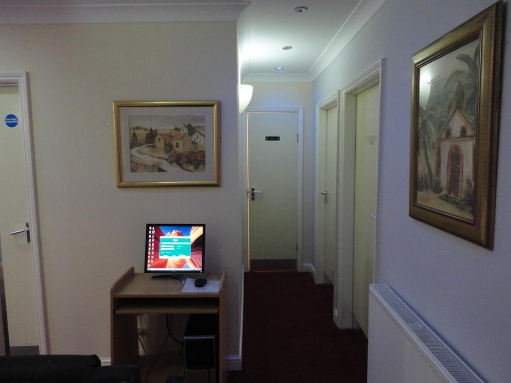 City View Hotel Roman Road Market 12/23