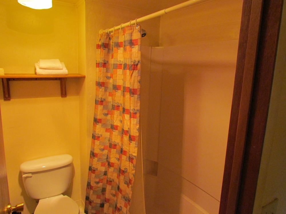 Ocean Crest Resort 48/50