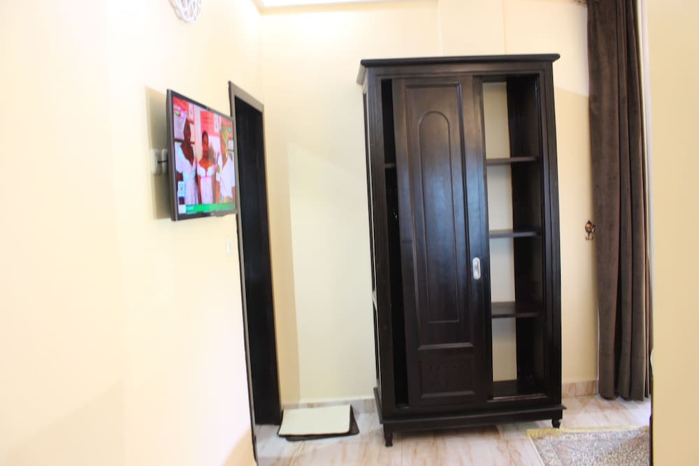 Safyad Hotel 14/40