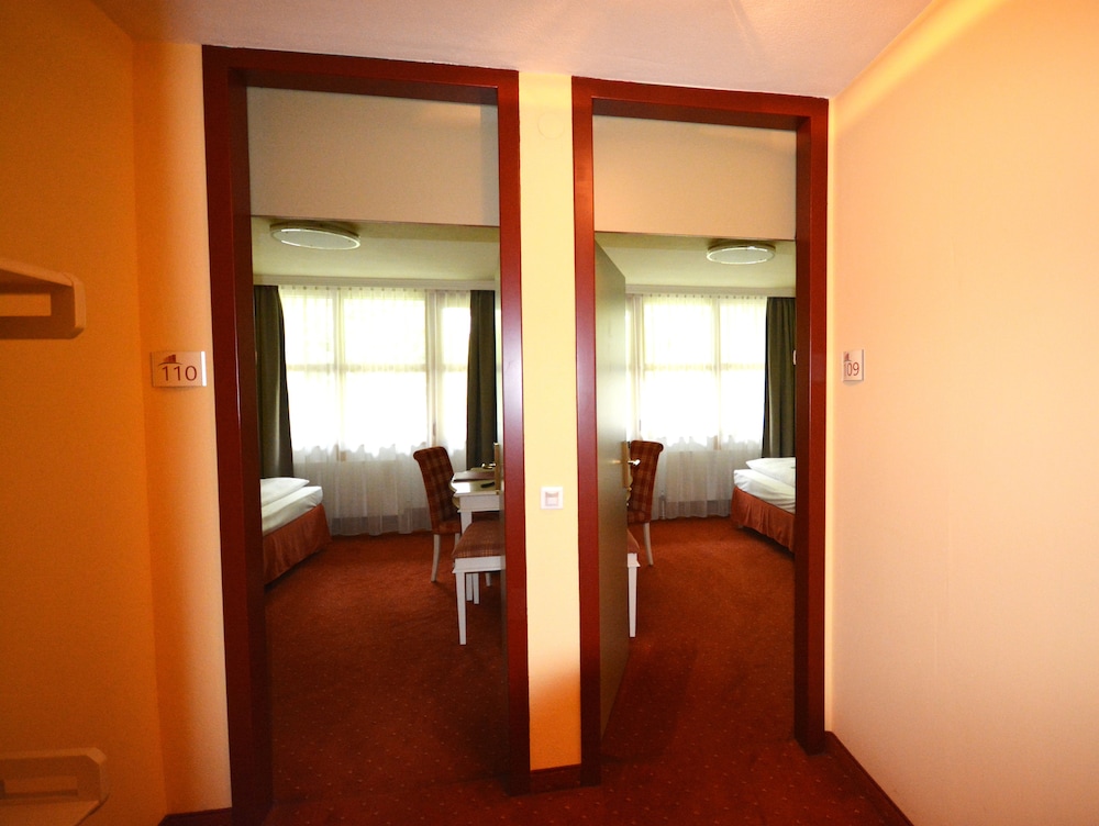 PARKHOTEL BRUNAUER 27/56