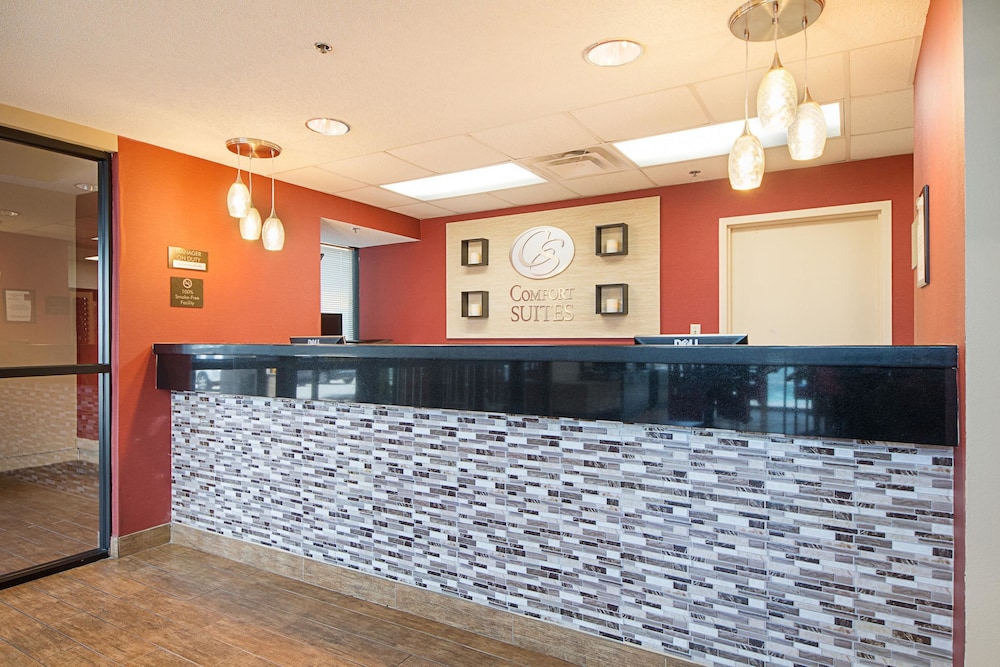 Comfort Suites Beachside 9/44