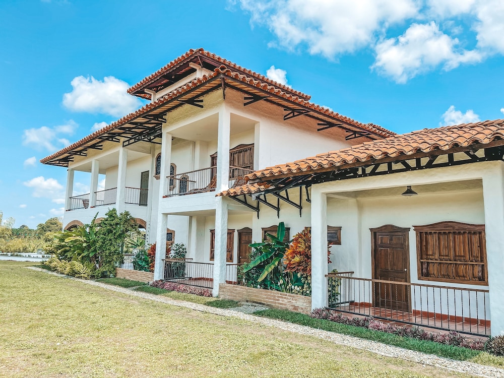 Hotel Casona Montañesa Quindío 4/50