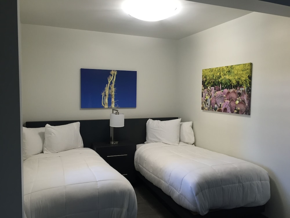 University Inn Tempe 3/45