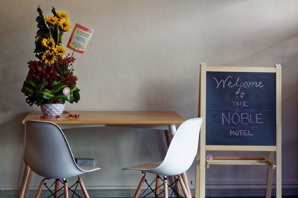 The Noble Hotel 4/48