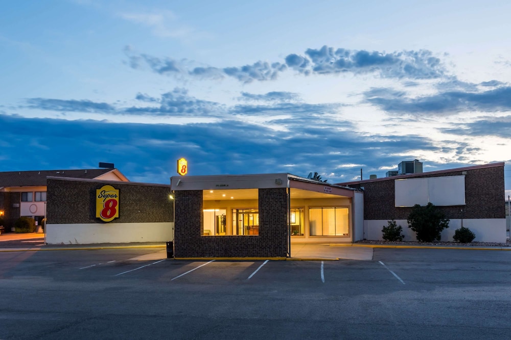 Super 8 By Wyndham Sterling CO 2/50