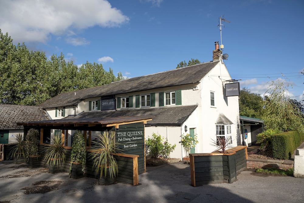 The Queens Arms Hotel 2/32