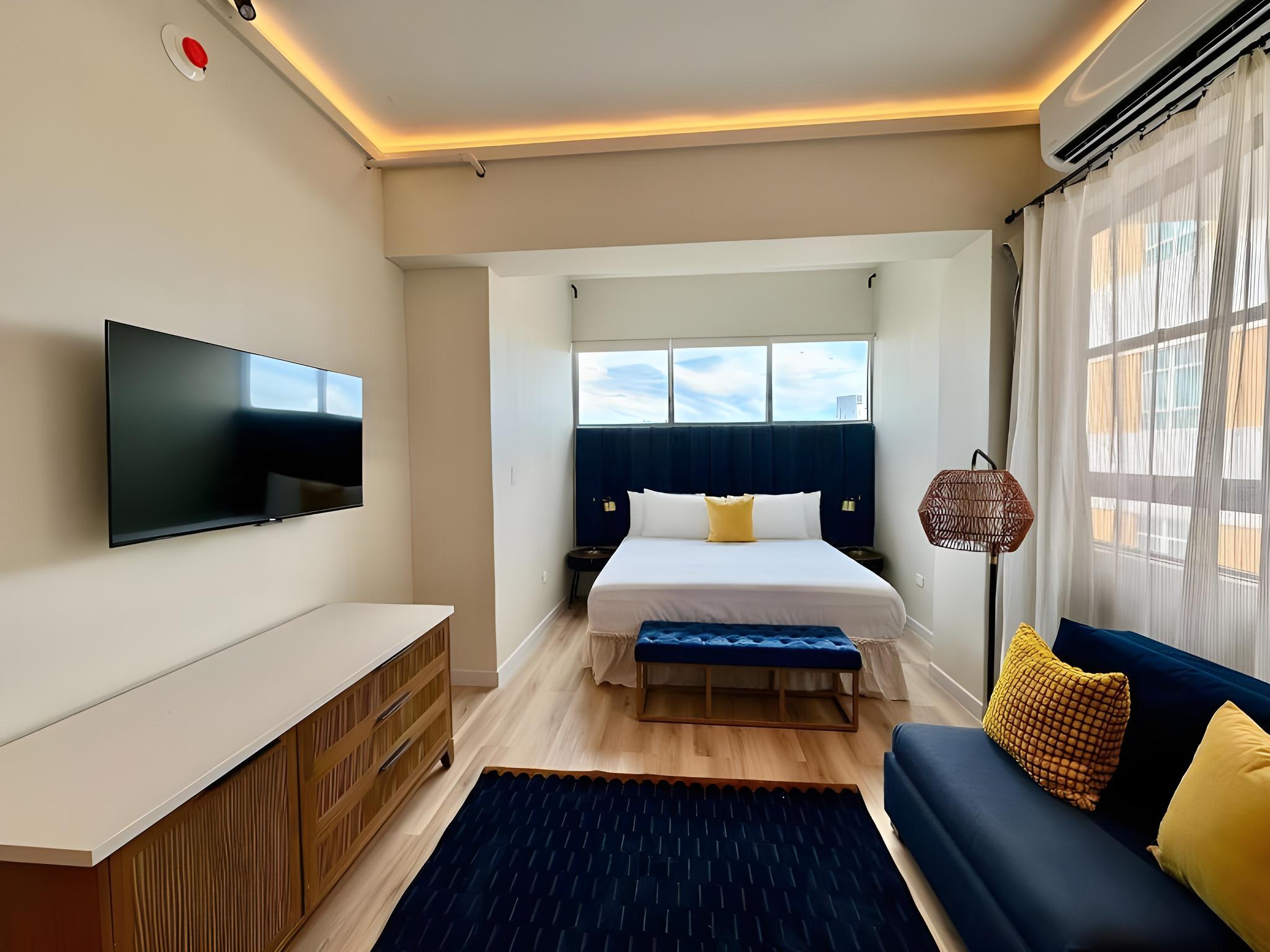 Room, King Bed, Corner