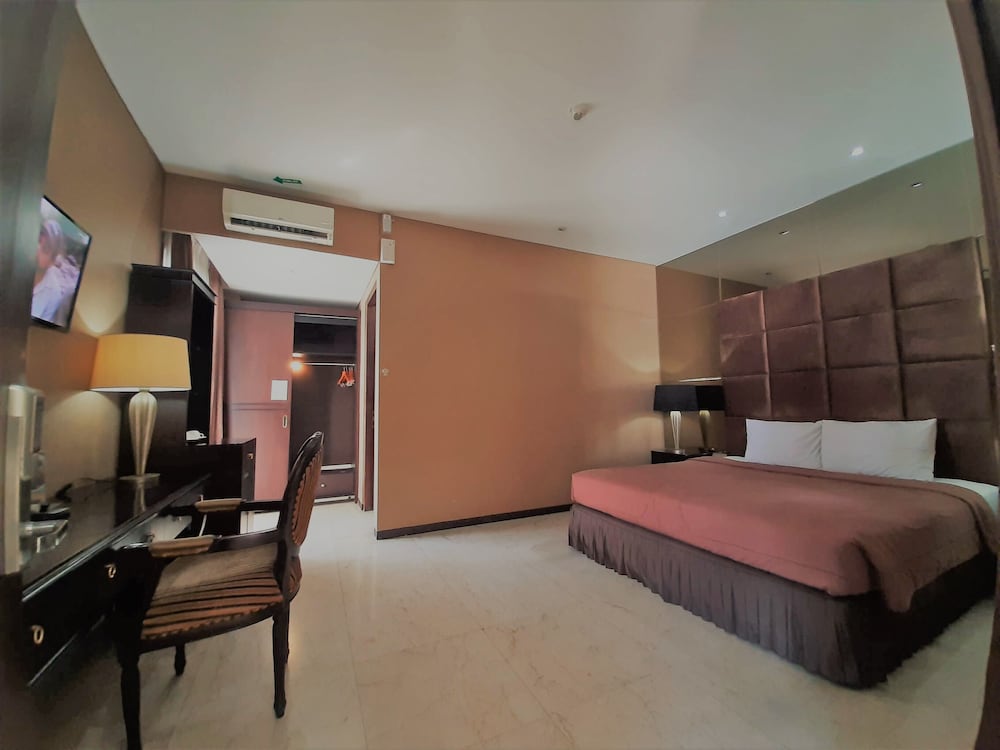 The Palais Dago Hotel 10/55