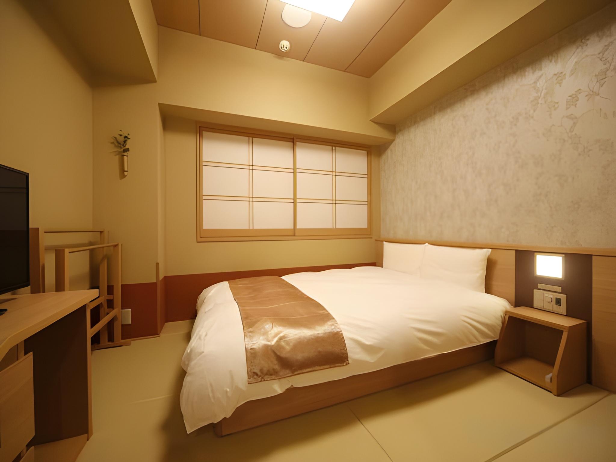 Adjoining, 2 Rooms, Moderate, Queen Bed