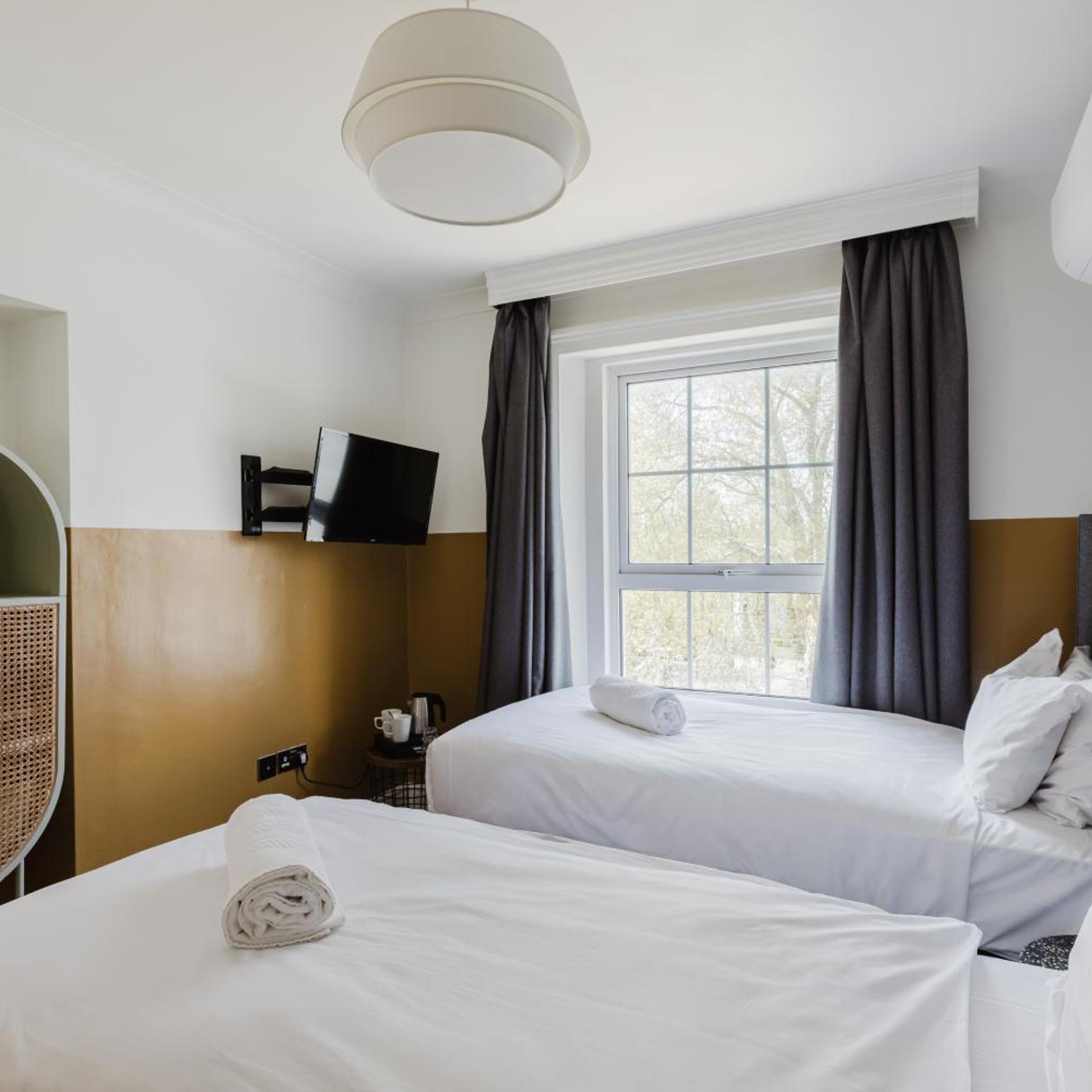 Superior, Twin Beds
