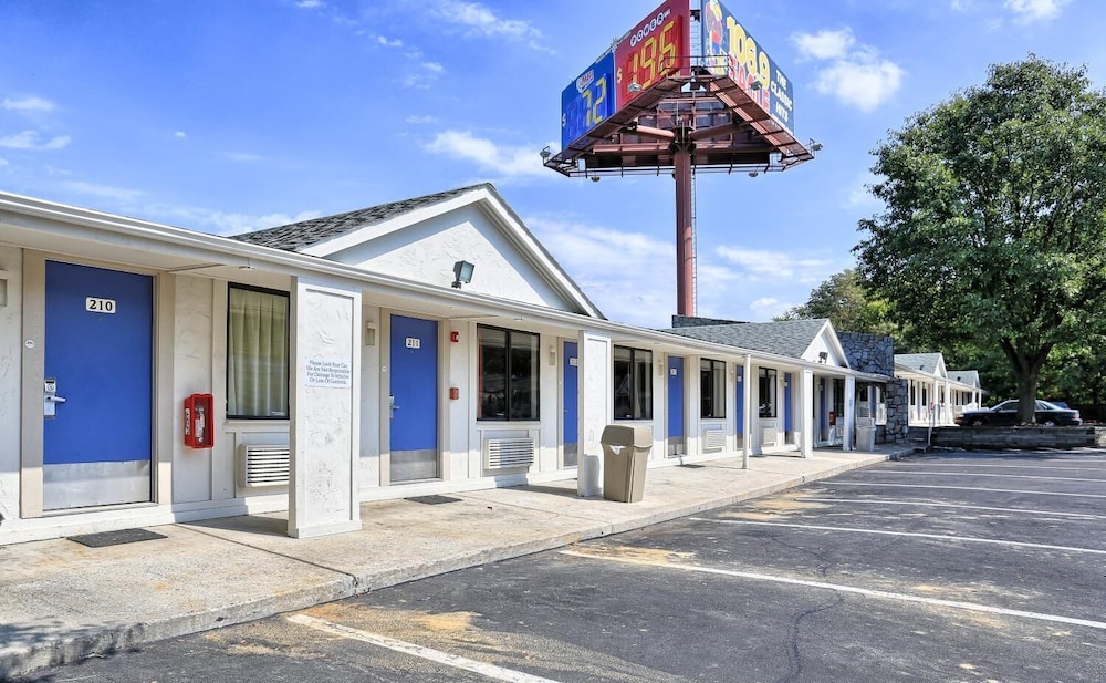 Motel6 Hagerstown, MD 24/36
