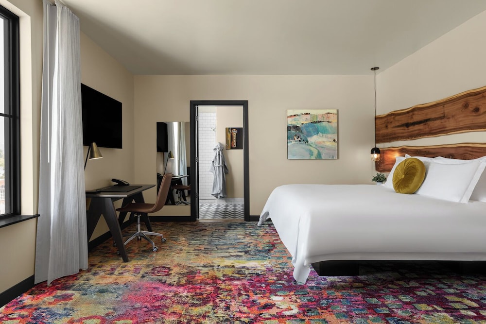 The Gordon Hotel 8/36