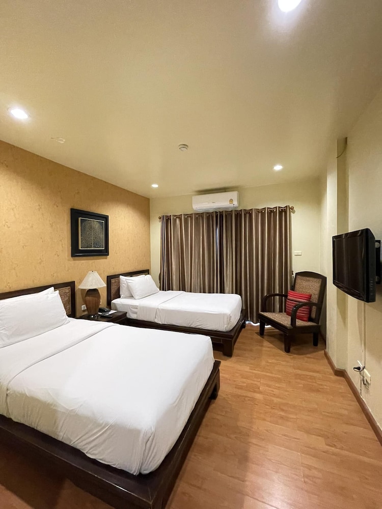 Deluxe, Twin Beds, Private Garden