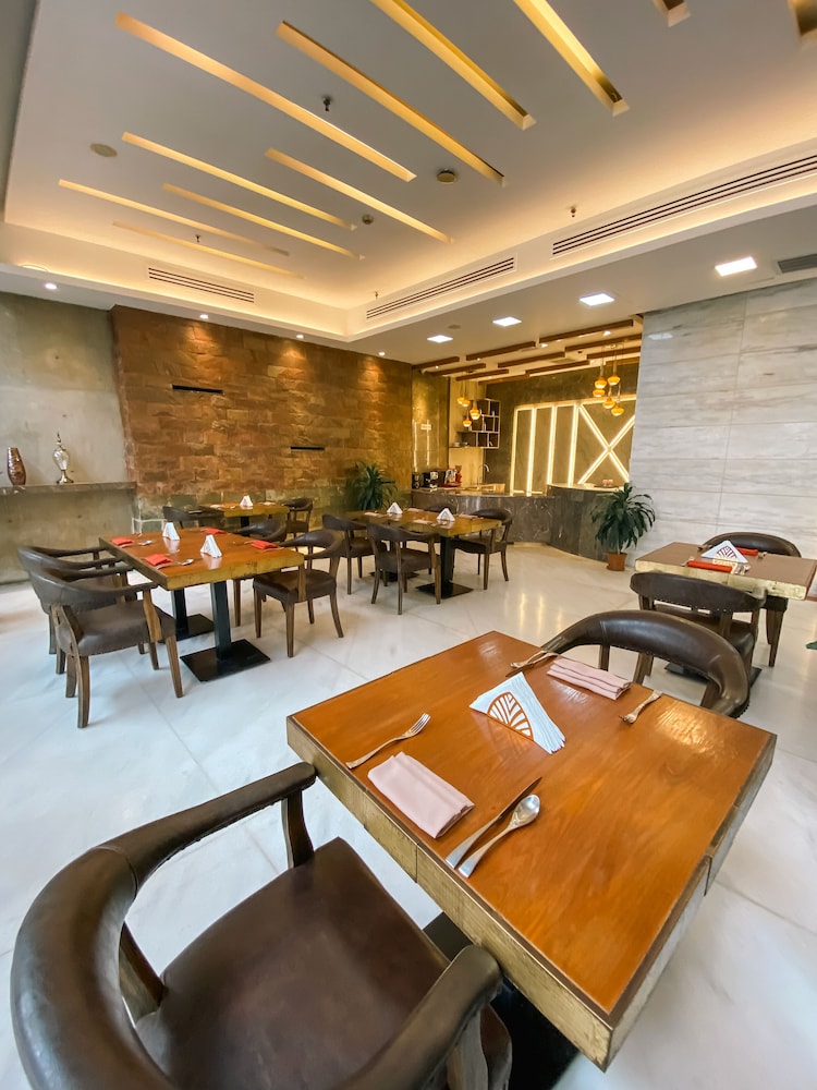 COVENTINA LAKE SUITES 41/65