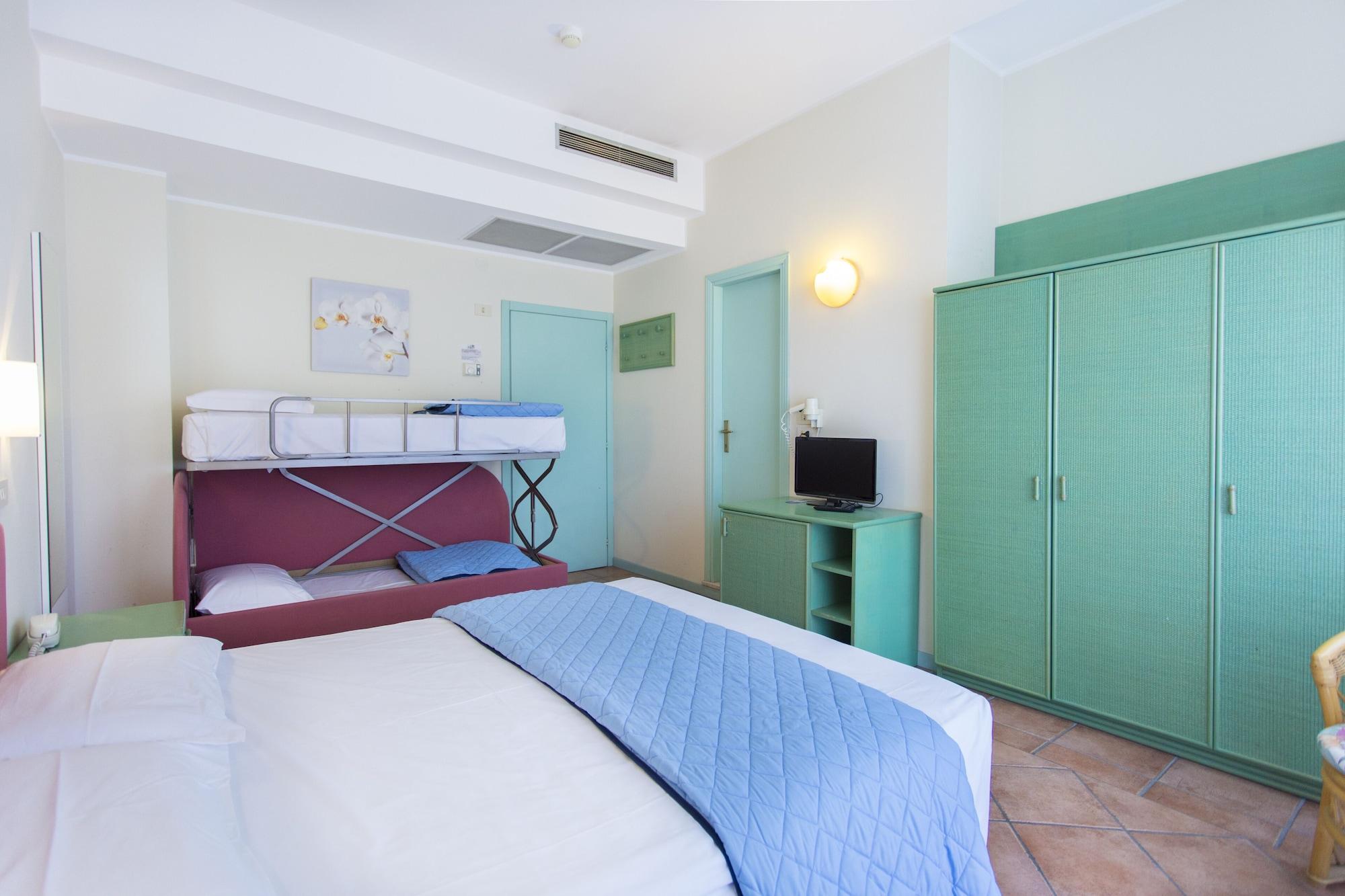 غرفة كومفورت رباعية بشرفة، Bellariva Feeling Hotel 1/4
