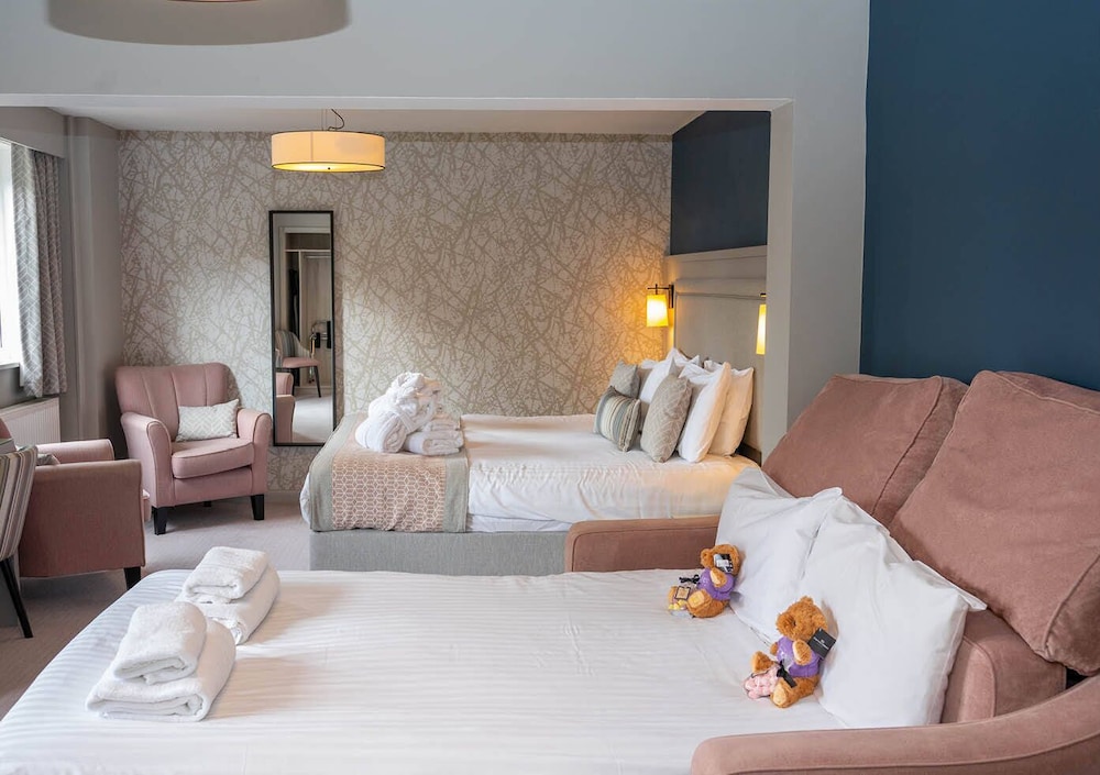 Family, Double Bed, Sofa