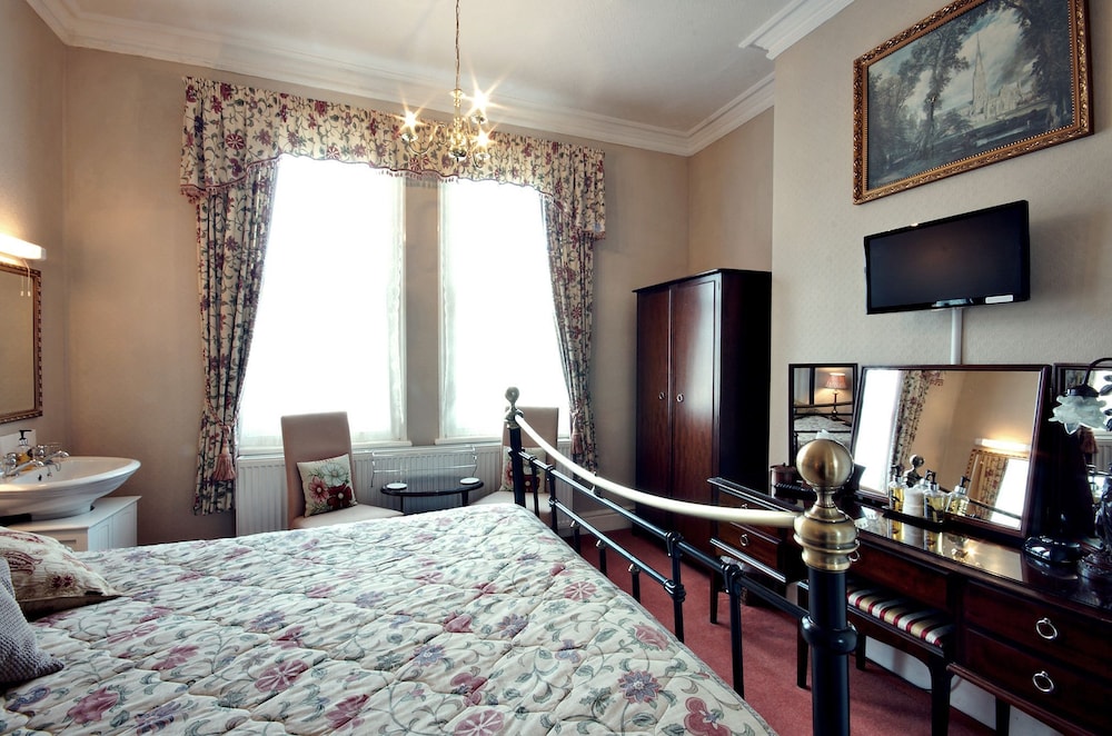 The Farthings Guest House 30/70