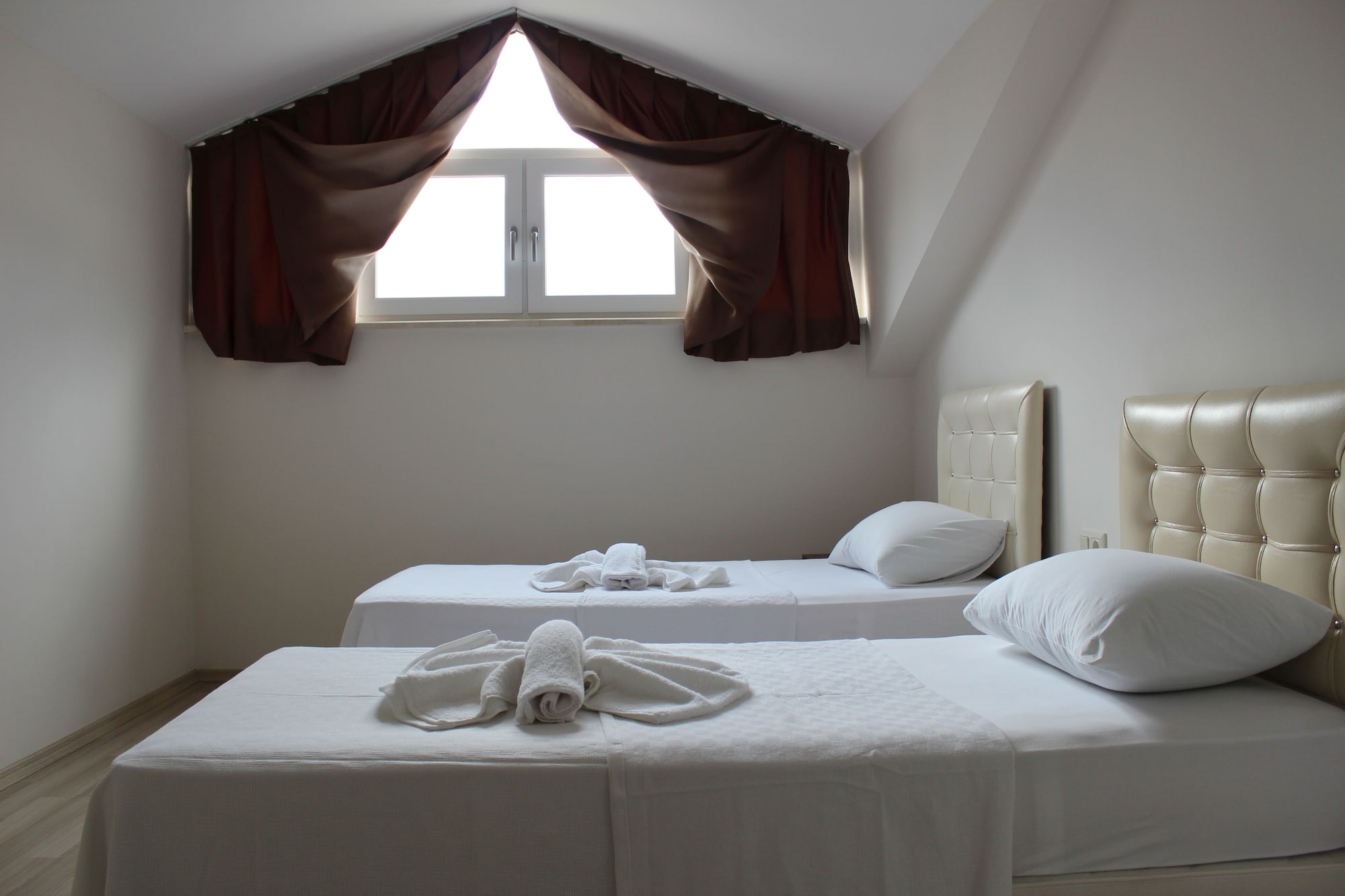 3 BEDROOMS, DUPLEX, PANORAMIC, MOUNTAIN VIEW, BALCONY