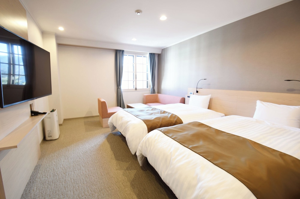 SUPERIOR, TWIN BEDS, HIGH FLOOR