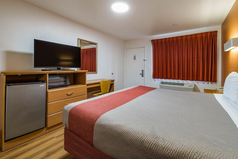 Motel6 Concord, CA 9/38