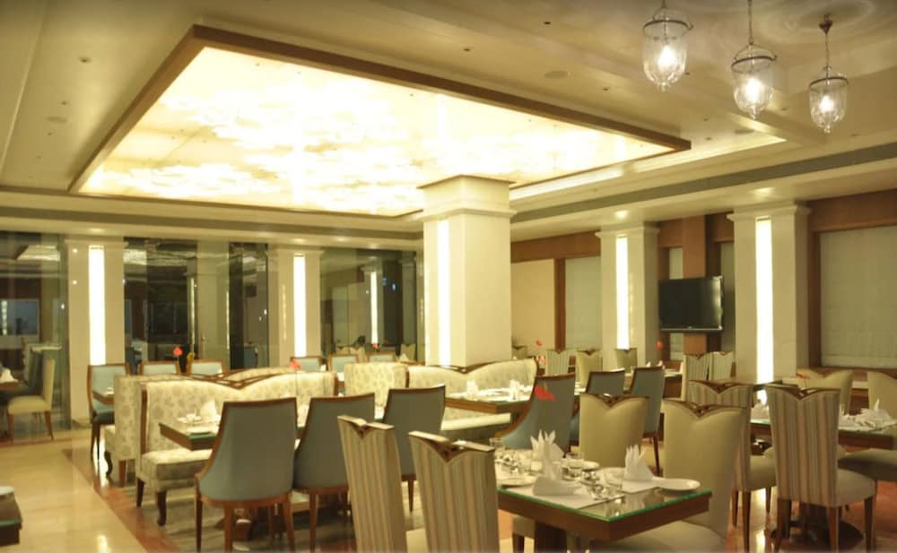 Royal Tulip Navi Mumbai 57/60