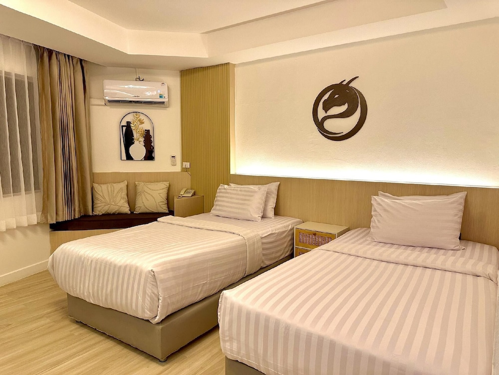 PREMIUM, DELUXE, TWIN BEDS
