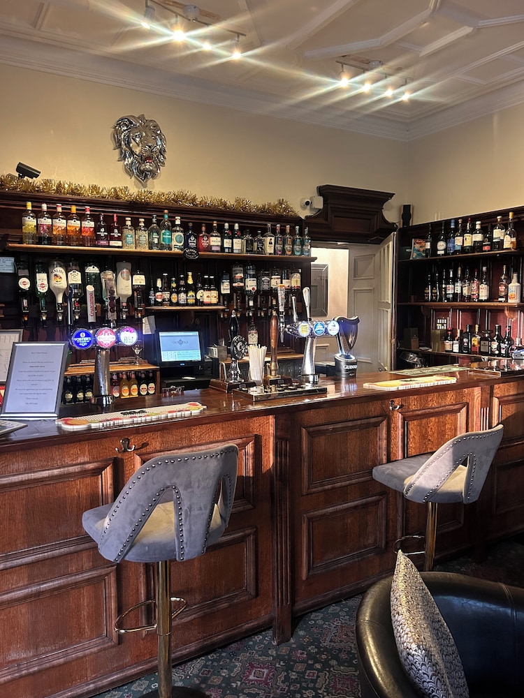 The Old Lodge 33/50