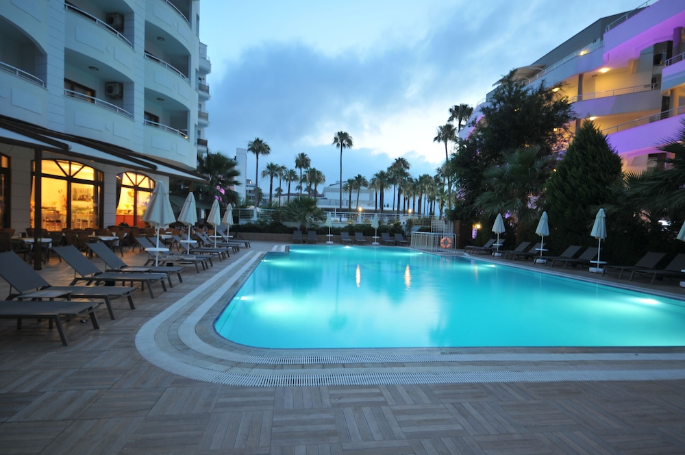 My Dream Hotel 64/70