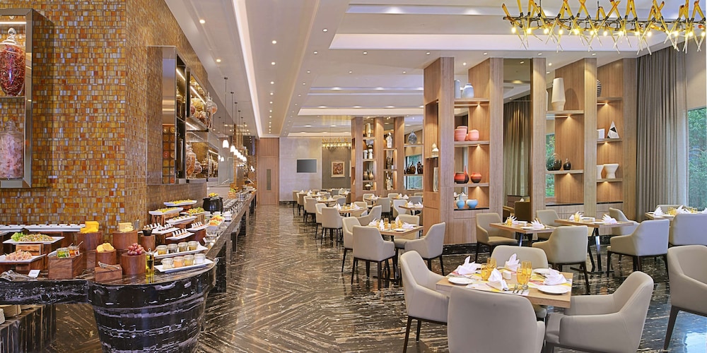 Radisson Mumbai Andheri MIDC 52/65