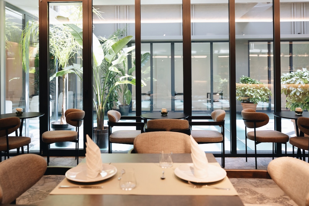 Grand Duka Hotel & Spa 61/73