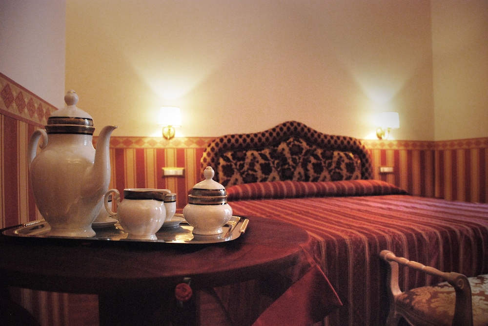 Bramble Luxury Suites 66/85