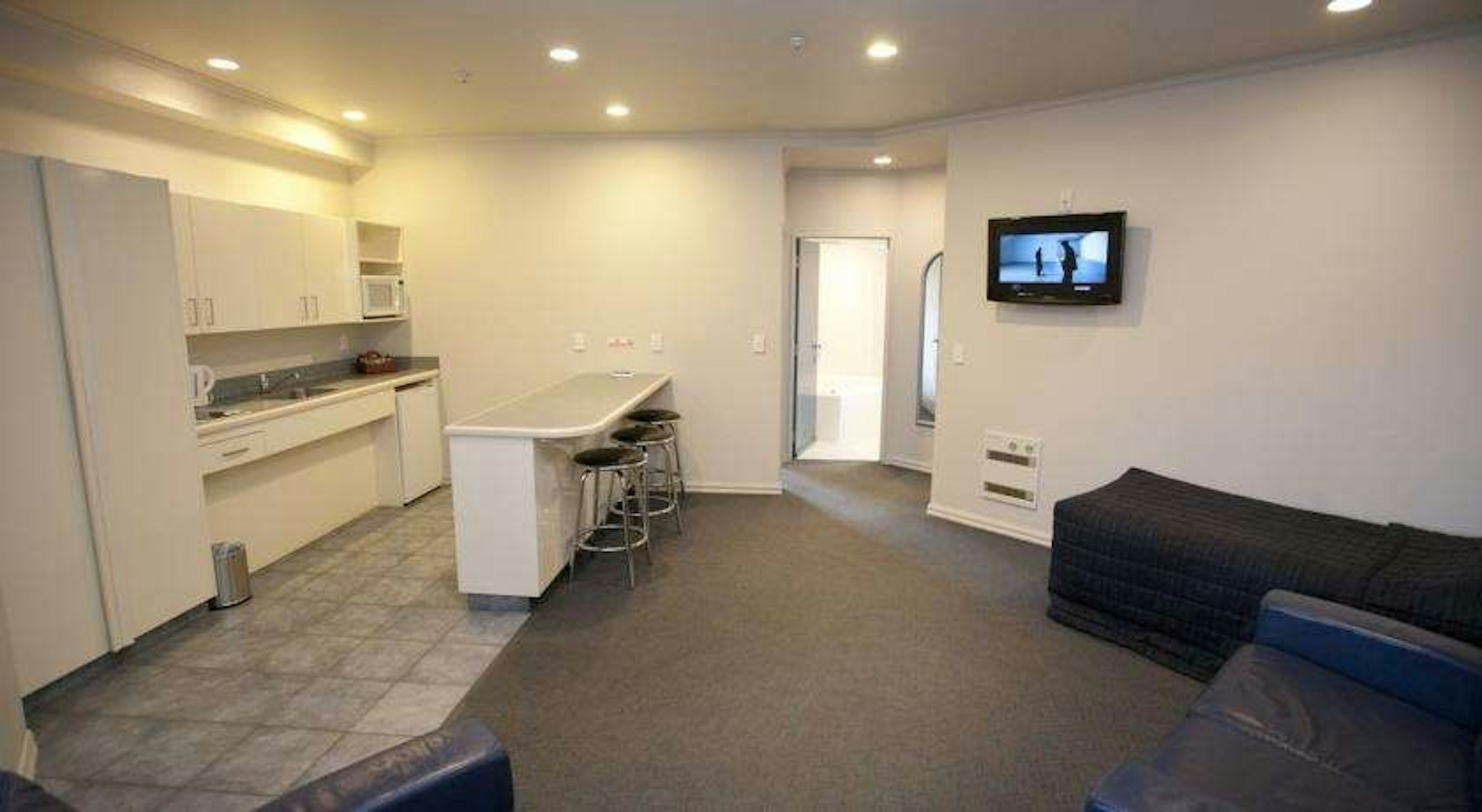Aubyn Court Spa Motel 27/41